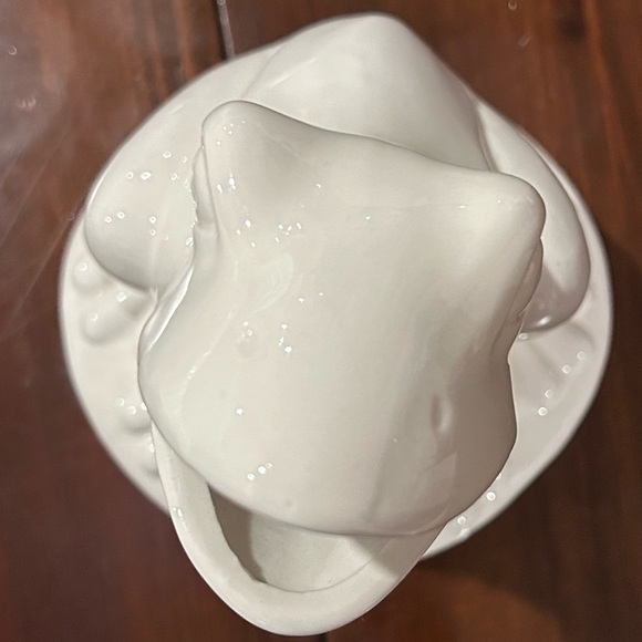 White ceramic frog decor- can be used for flowers or stand alone decor - Picture 2 of 6